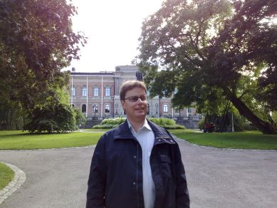 Bild av Jörgen Magnusson i universitetsparken i Uppsala